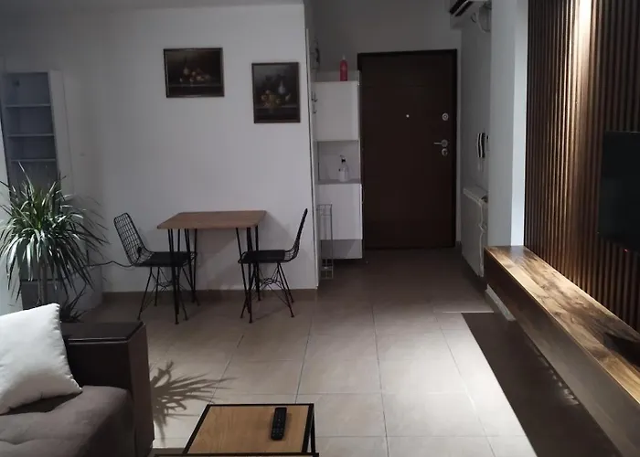 Alexandria Lux Apartments